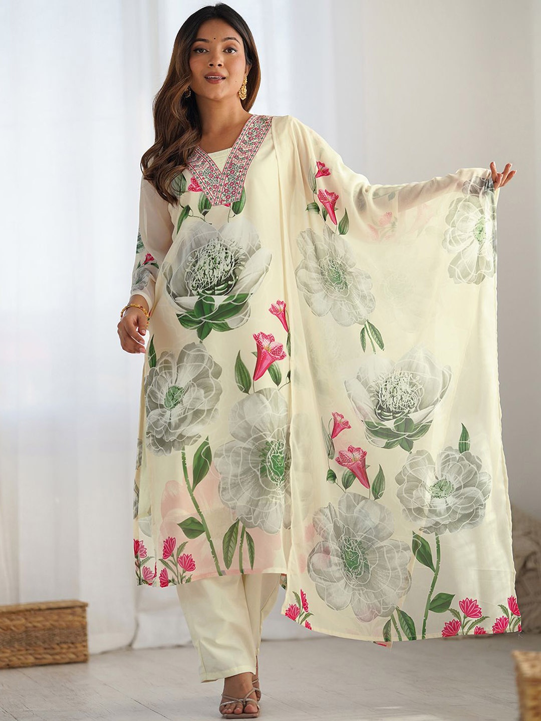 SKYLEE Floral Printed V-Neck Straight Sequinned Georgette Kurta With Trousers And Dupatta, Off white
SKYLEE Floral Printed V-Neck Straight Sequinned Georgette Kurta With Trousers And Dupatta, Off white