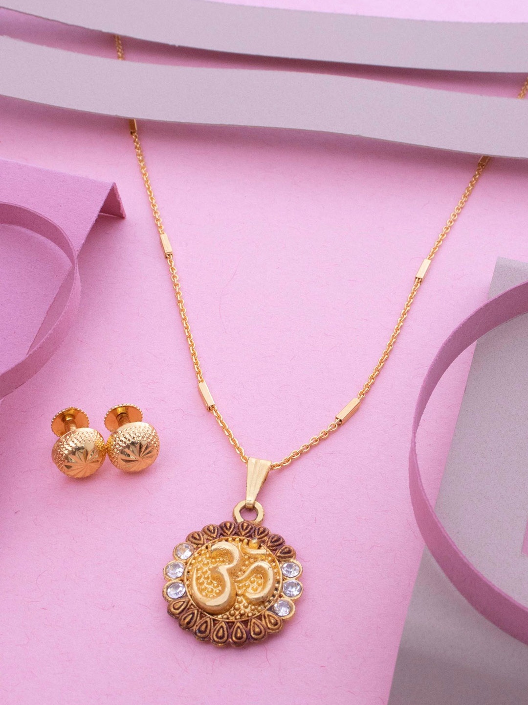 Ramdev Art Fashion Jwellery Unisex Gold-Plated Artificial Stone-Studded Jewellery Set
Ramdev Art Fashion Jwellery Unisex Gold-Plated Artificial Stone-Studded Jewellery Set