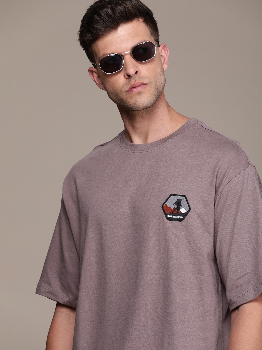 The Roadster Life Co. Embroidered Drop-Shoulder Sleeves Pure Cotton Oversized T-shirt, Mauve
The Roadster Life Co. Embroidered Drop-Shoulder Sleeves Pure Cotton Oversized T-shirt, Mauve