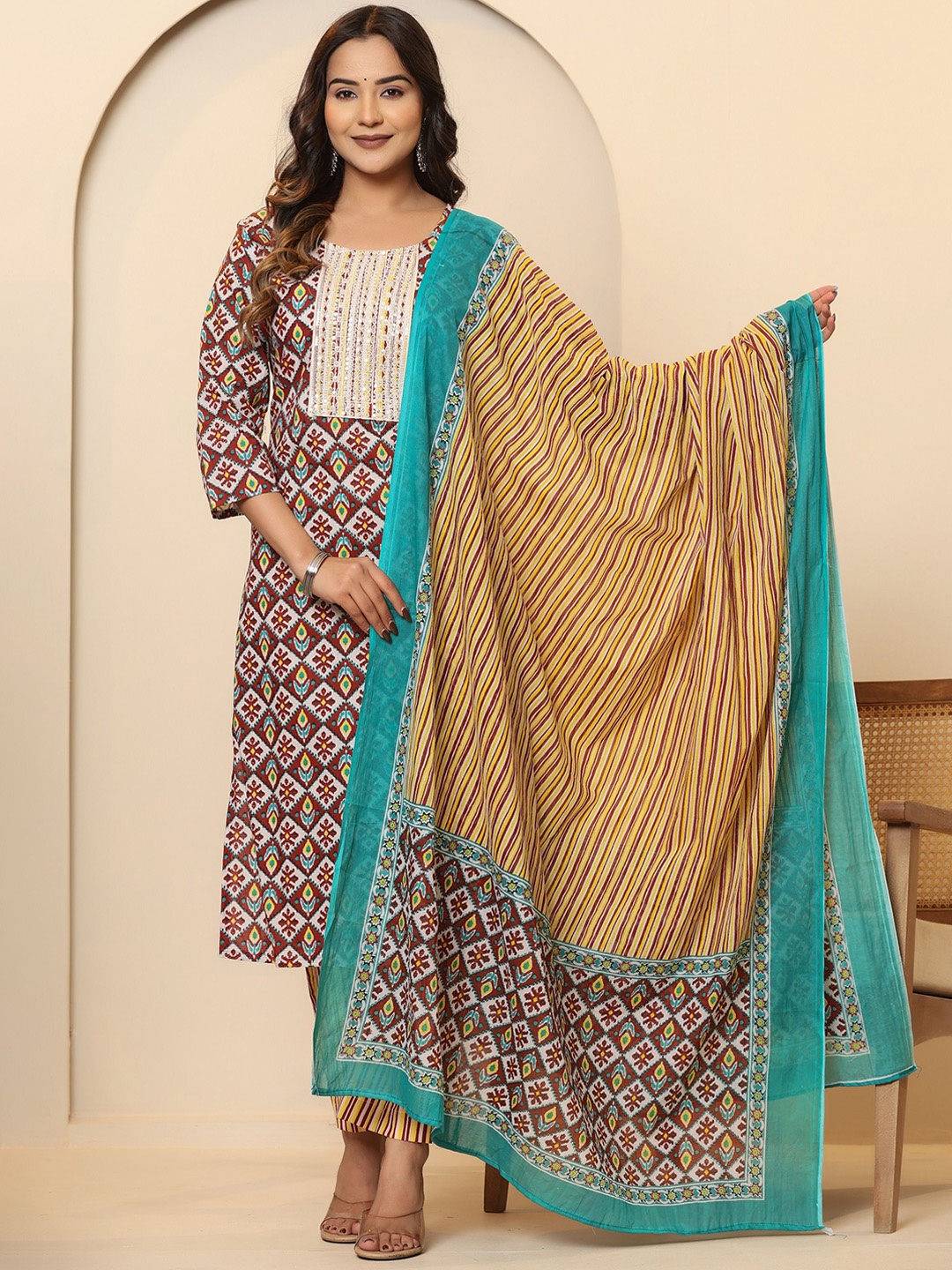 PRIVIE Floral Printed Regular Pure Cotton Straight Kurta with Trousers & Dupatta, Brown
PRIVIE Floral Printed Regular Pure Cotton Straight Kurta with Trousers & Dupatta, Brown