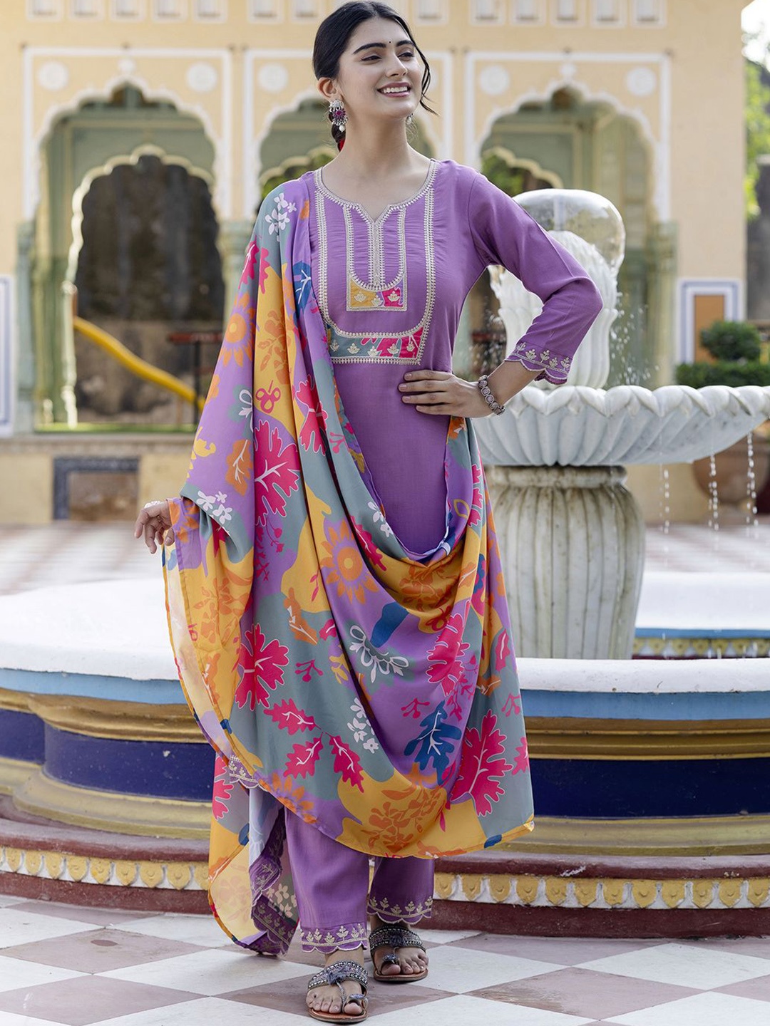 Navlik Floral Embroidered Notch Neck Sequinned Kurta With Trousers & Dupatta, Lavender
Navlik Floral Embroidered Notch Neck Sequinned Kurta With Trousers & Dupatta, Lavender