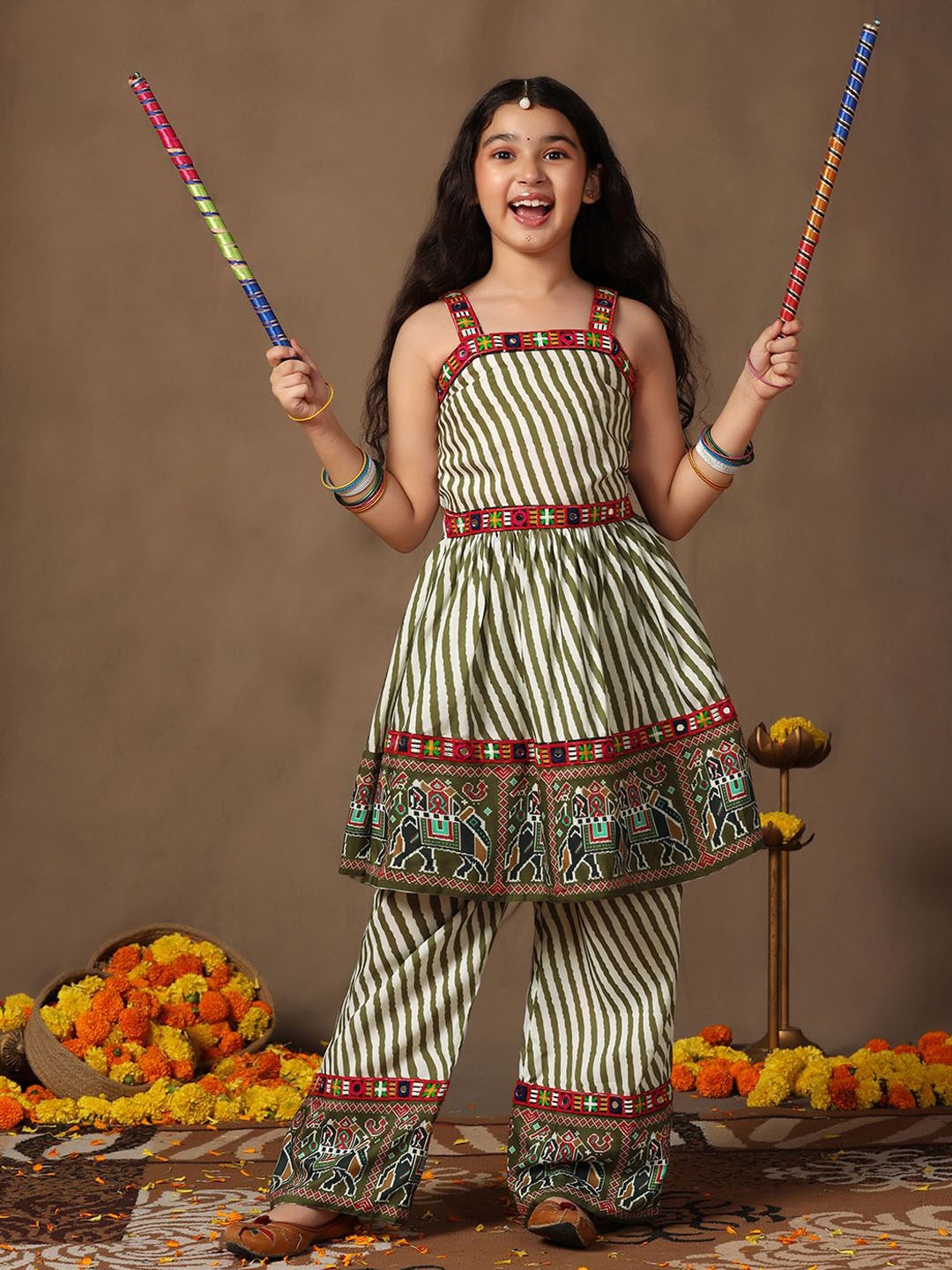 Sangria Girls Green Striped Shoulder Straps Embroidered A-Line Kurta And Trousers
Sangria Girls Green Striped Shoulder Straps Embroidered A-Line Kurta And Trousers