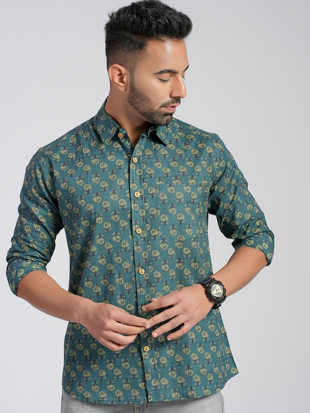 Cotton Curio Men Comfort Fit Spread Collar Floral Printed Cotton Casual Shirt, Grey
Cotton Curio Men Comfort Fit Spread Collar Floral Printed Cotton Casual Shirt, Grey