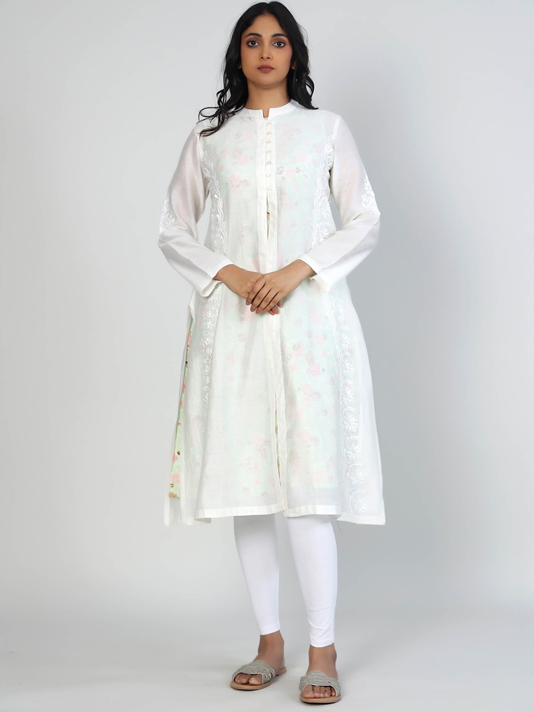 Hassu's Floral Embroidered Mandarin Collar Chanderi Cotton Layered A-line Kurta, White
Hassu's Floral Embroidered Mandarin Collar Chanderi Cotton Layered A-line Kurta, White
