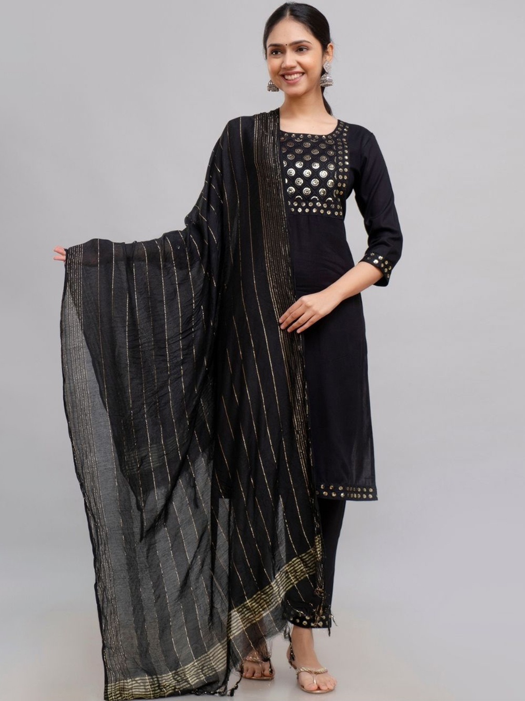 KARAGRE Geometric Embroidered Sequinned Straight Kurta With Trouser And Dupatta, Black
KARAGRE Geometric Embroidered Sequinned Straight Kurta With Trouser And Dupatta, Black