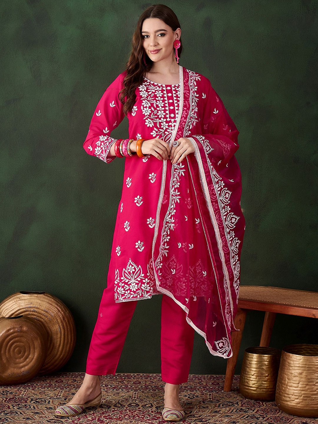 HERE&NOW Floral Embroidered Straight Thread Work Kurta With Salwar And Dupatta, Pink
HERE&NOW Floral Embroidered Straight Thread Work Kurta With Salwar And Dupatta, Pink