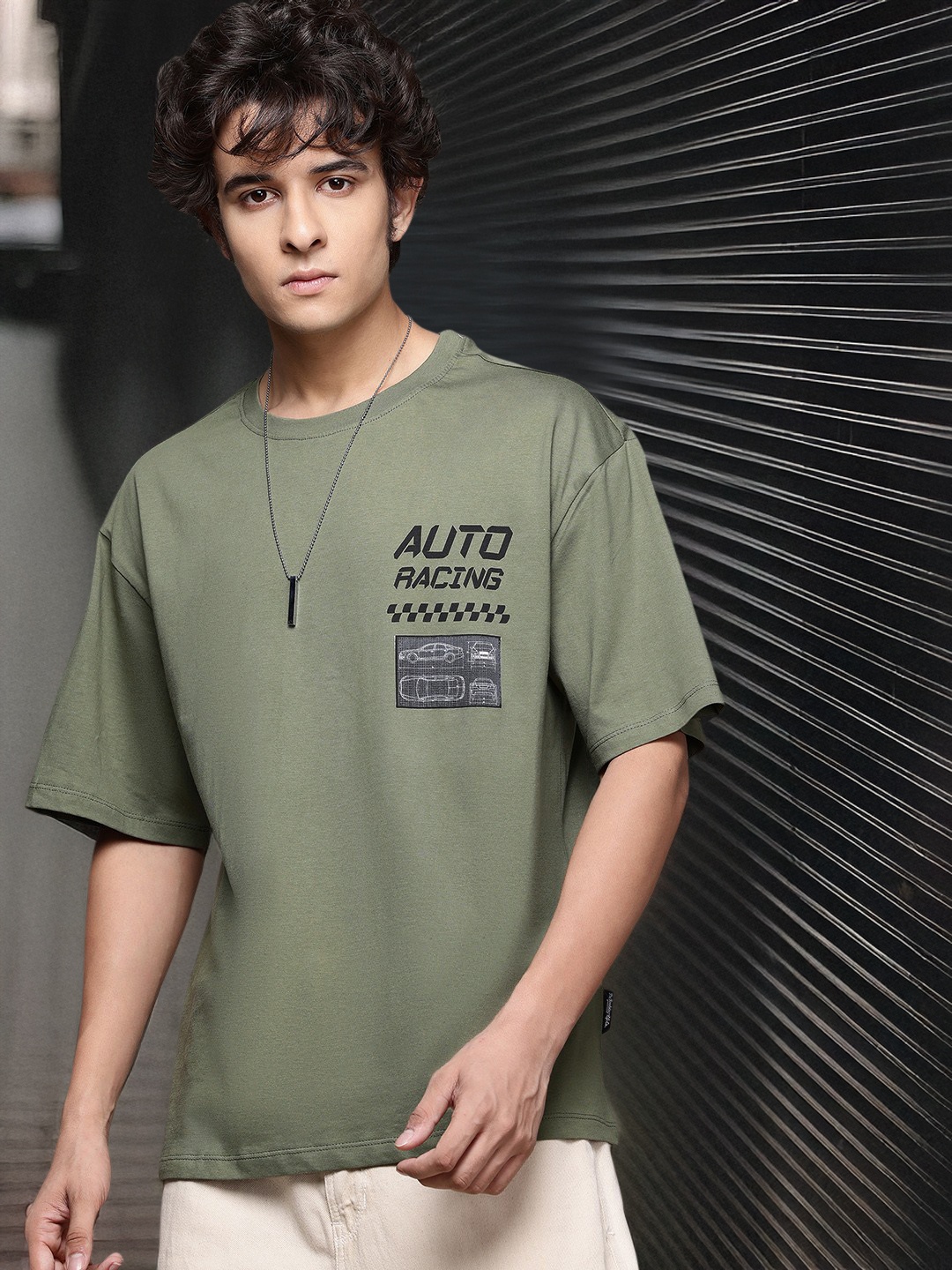 The Roadster Life Co. Graphic Printed Drop-Shoulder Sleeves Relaxed Fit T-shirt, Olive
The Roadster Life Co. Graphic Printed Drop-Shoulder Sleeves Relaxed Fit T-shirt, Olive