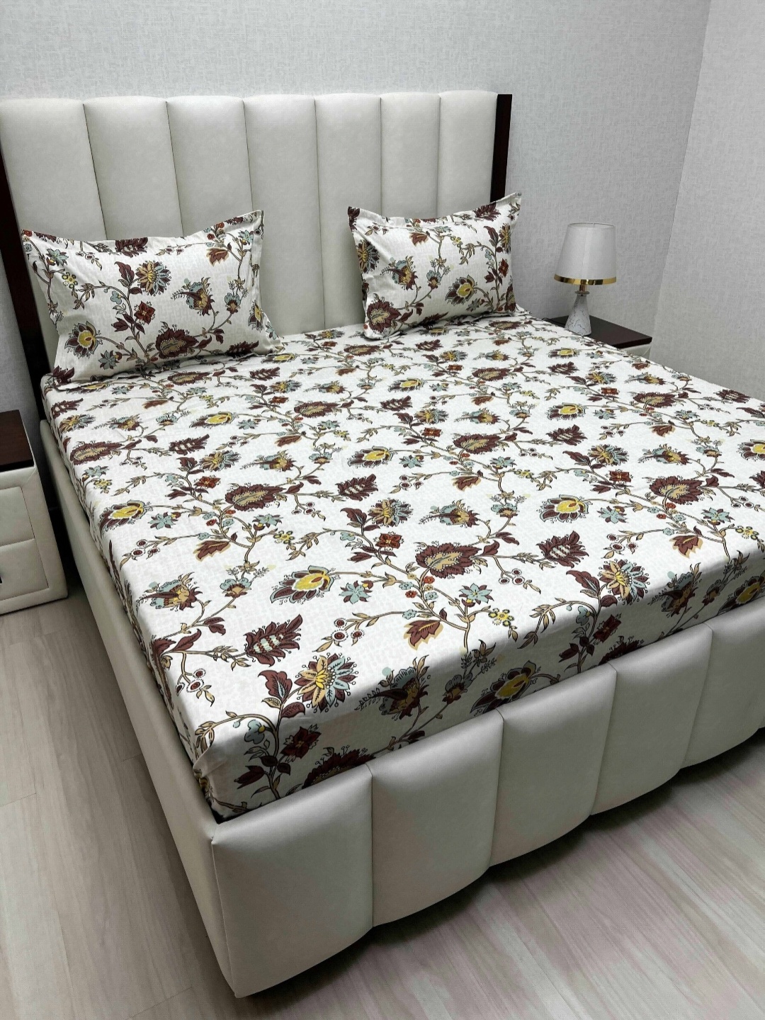 Pure Decor Amulya White Floral Printed Microfiber 250 TC Queen Bedsheet Set 2.54 x 2.28 m
Pure Decor Amulya White Floral Printed Microfiber 250 TC Queen Bedsheet Set 2.54 x 2.28 m
