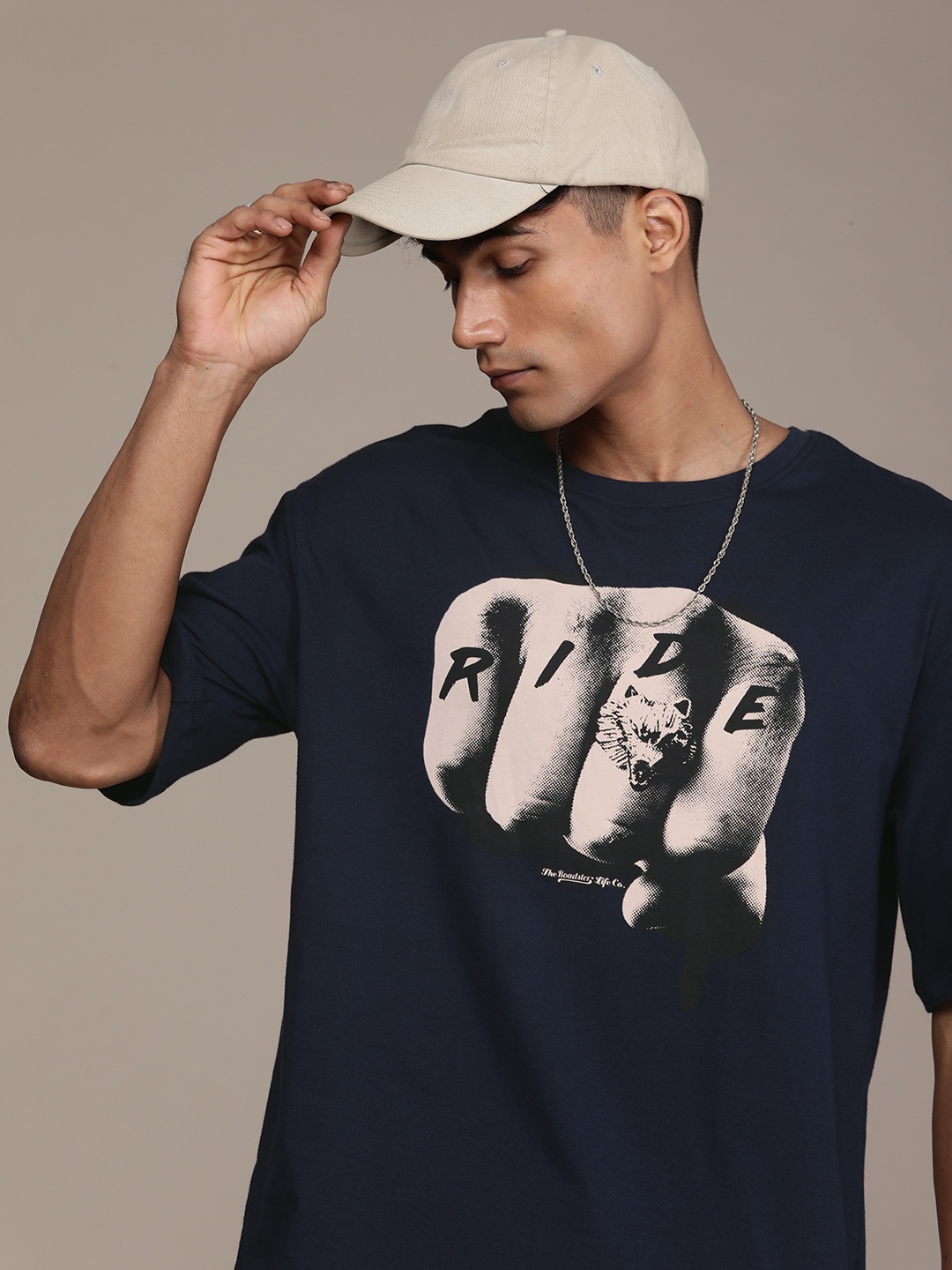 The Roadster Lifestyle Co. Oversized Fit Printed Drop-Shoulder Sleeves Pure Cotton T-shirt, Navy blue
The Roadster Lifestyle Co. Oversized Fit Printed Drop-Shoulder Sleeves Pure Cotton T-shirt, Navy blue