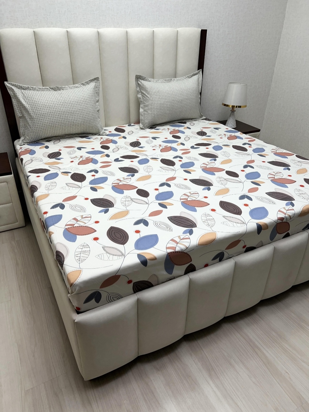 Pure Decor Leisure Fur White Printed Microfiber 220 TC King Bedsheet Set 2.74 m x 2.74 m
Pure Decor Leisure Fur White Printed Microfiber 220 TC King Bedsheet Set 2.74 m x 2.74 m