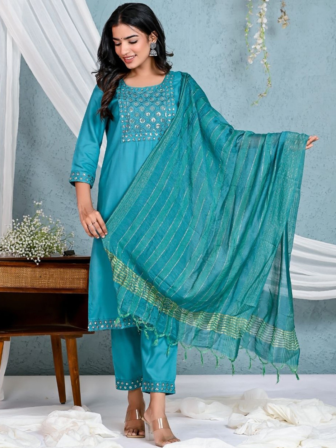 KARAGRE Geometric Embroidered Sequinned Straight Kurta With Trouser And Dupatta, Blue
KARAGRE Geometric Embroidered Sequinned Straight Kurta With Trouser And Dupatta, Blue