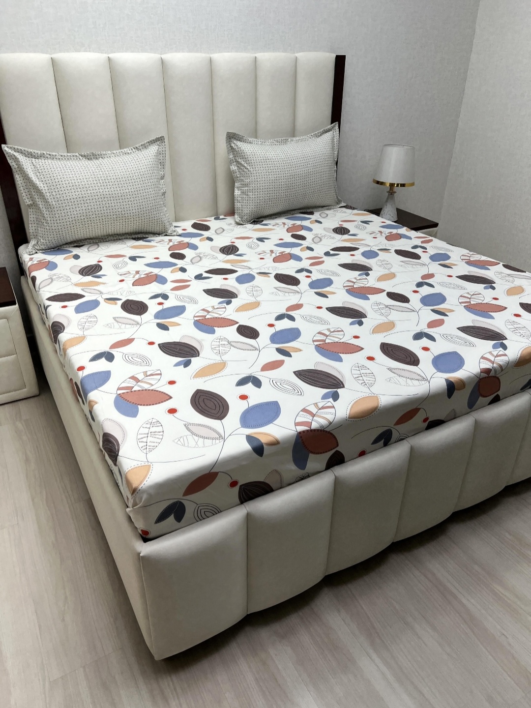 Pure Decor leisure fur White Printed Pure Cotton 300TC King Bedsheet Sets 2.74 m x 2.74 m
Pure Decor leisure fur White Printed Pure Cotton 300TC King Bedsheet Sets 2.74 m x 2.74 m
