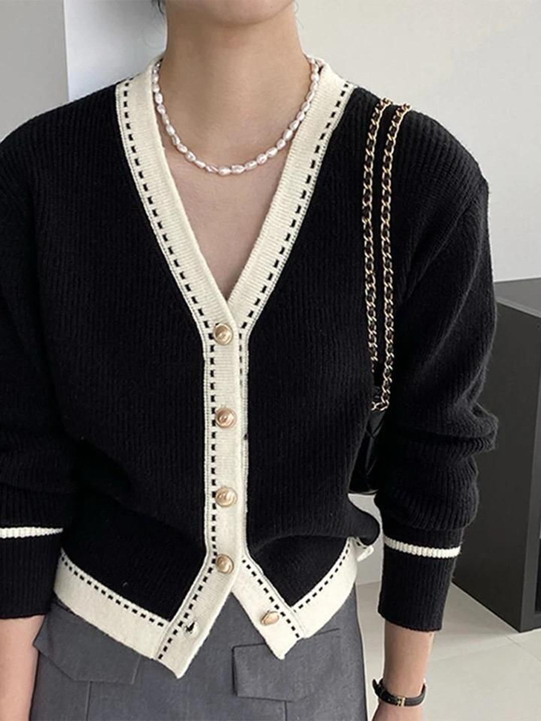 Alamode By Akanksha Women Boucle Striped Woollen Longline Black Caspian Buttoned Sweaters
Alamode By Akanksha Women Boucle Striped Woollen Longline Black Caspian Buttoned Sweaters