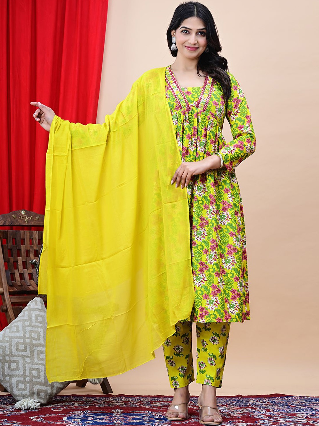 RETCAP Floral Printed Empire A Line Pure Cotton Kurta With Trousers & Dupatta, Lime green
RETCAP Floral Printed Empire A Line Pure Cotton Kurta With Trousers & Dupatta, Lime green