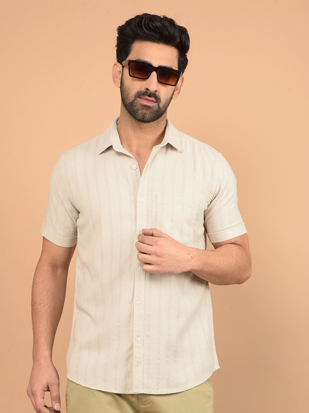 Crimsoune Club Men Classic Slim Fit Spread Collar Textured Cotton Casual Shirt, Beige
Crimsoune Club Men Classic Slim Fit Spread Collar Textured Cotton Casual Shirt, Beige