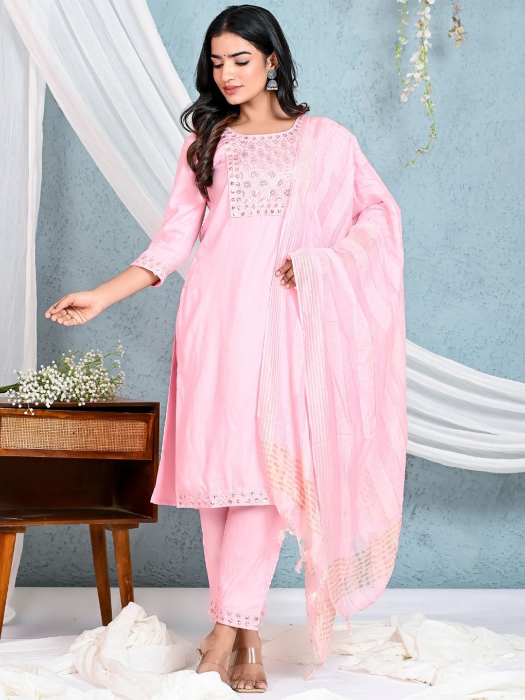 KARAGRE Geometric Embroidered Sequinned Straight Kurta With Trouser And Dupatta, Pink
KARAGRE Geometric Embroidered Sequinned Straight Kurta With Trouser And Dupatta, Pink