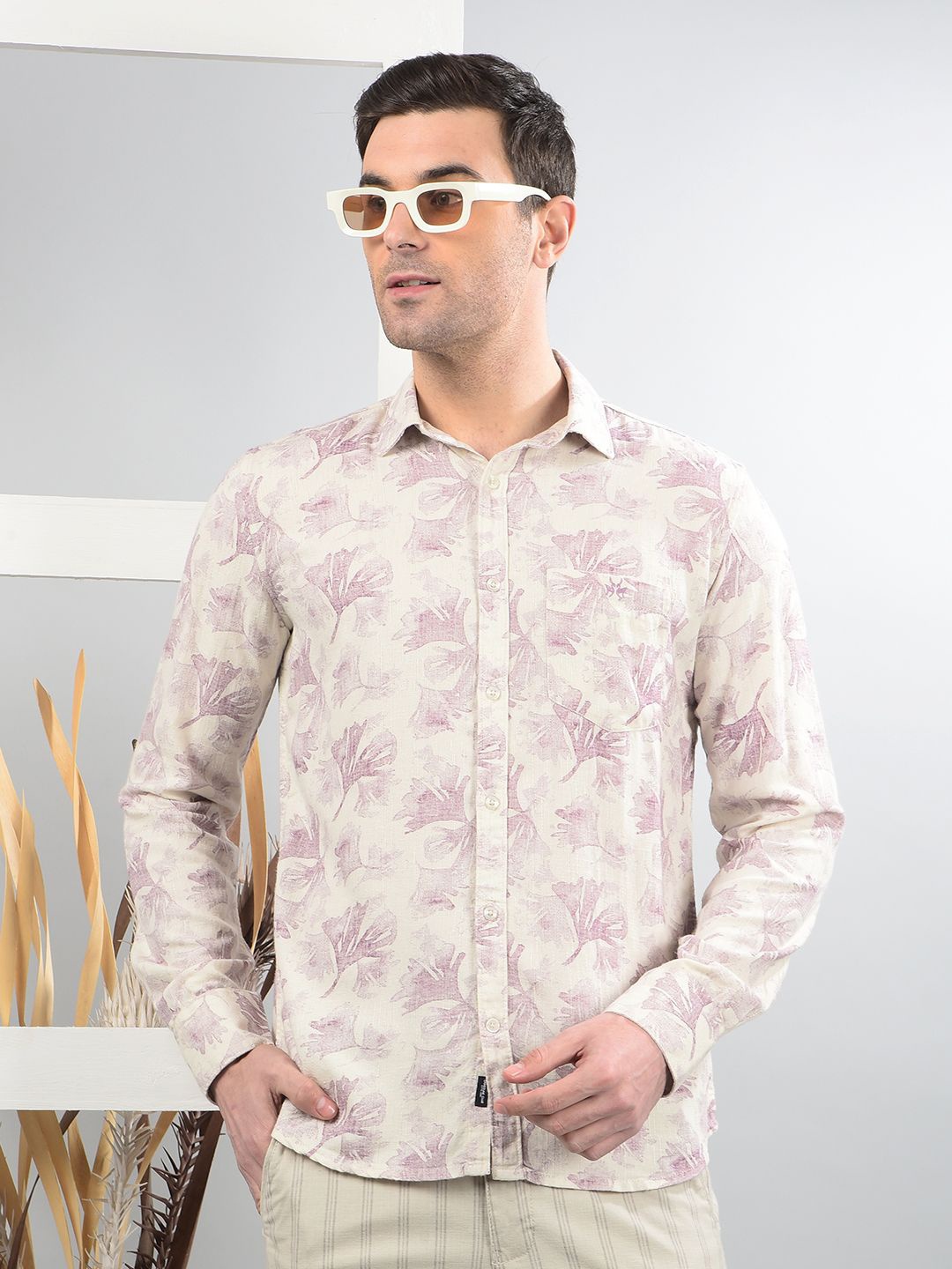Crimsoune Club Men Classic Slim Fit Spread Collar Floral Printed Cotton Casual Shirt, Purple
Crimsoune Club Men Classic Slim Fit Spread Collar Floral Printed Cotton Casual Shirt, Purple