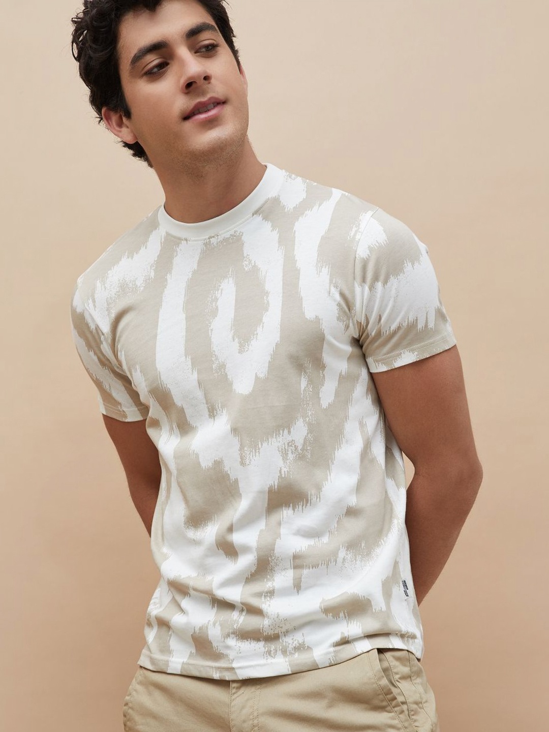 Fame Forever by Lifestyle Men Abstract Printed Round Neck Cotton Slim Fit T-shirt, Off white
Fame Forever by Lifestyle Men Abstract Printed Round Neck Cotton Slim Fit T-shirt, Off white