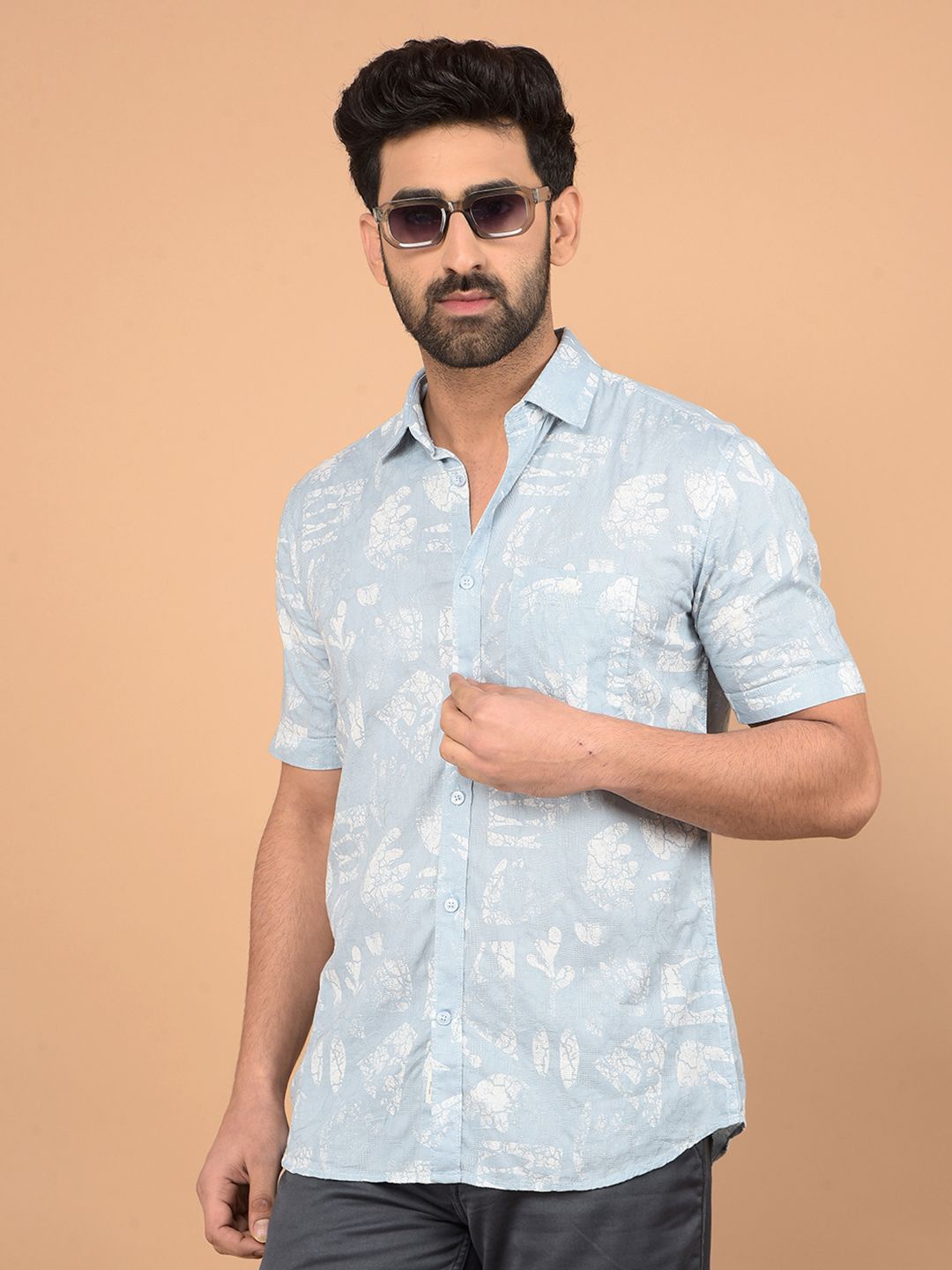 Crimsoune Club Men Classic Slim Fit Spread Collar Floral Printed Cotton Casual Shirt, Blue
Crimsoune Club Men Classic Slim Fit Spread Collar Floral Printed Cotton Casual Shirt, Blue