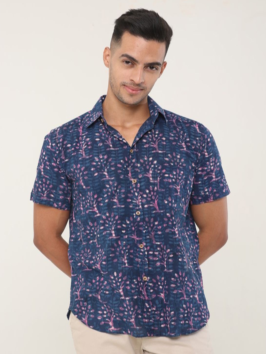 Style Matters Men Standard Fit Spread Collar Floral Printed Cotton Casual Shirt, Blue
Style Matters Men Standard Fit Spread Collar Floral Printed Cotton Casual Shirt, Blue