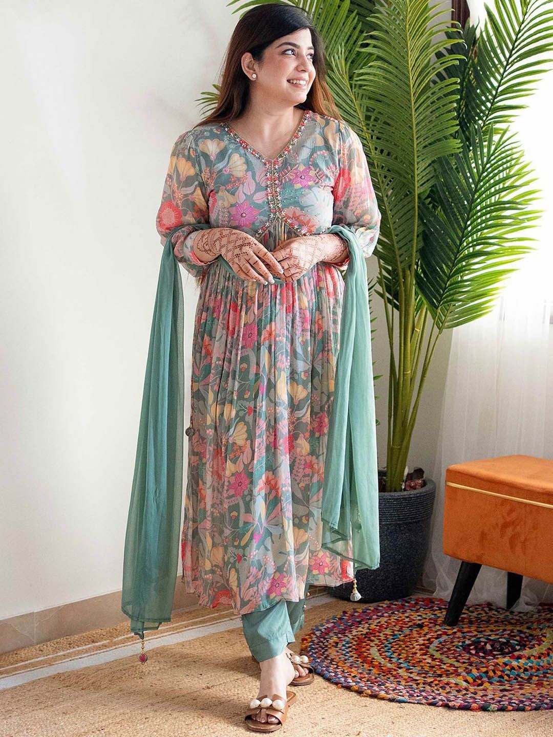 DIVASTRI Floral Printed V-Neck Empire Anarkali Kurta With Trousers & Dupatta, Green
DIVASTRI Floral Printed V-Neck Empire Anarkali Kurta With Trousers & Dupatta, Green