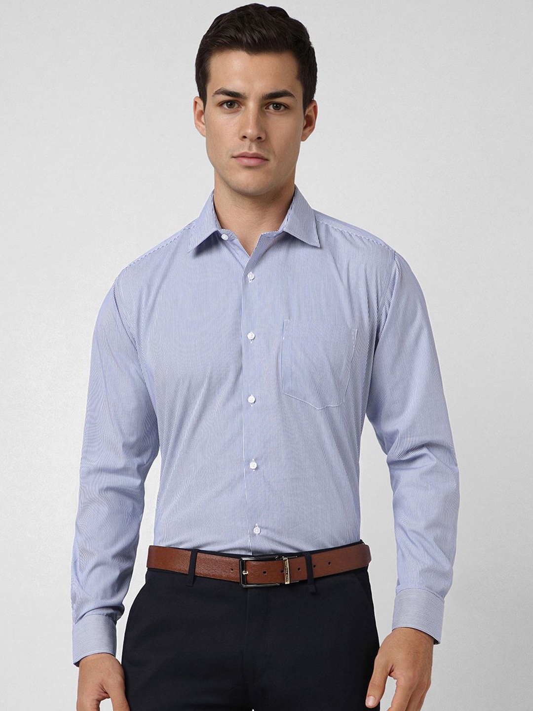 Van Heusen Men Regular Fit Spread Collar Vertical Striped Cotton Formal Shirt, Blue
Van Heusen Men Regular Fit Spread Collar Vertical Striped Cotton Formal Shirt, Blue