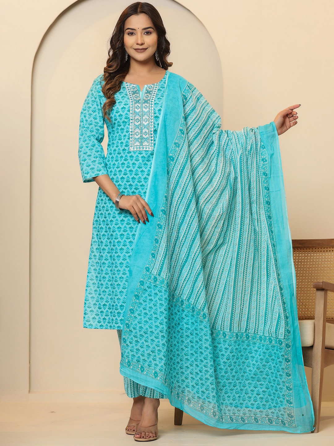PRIVIE Floral Printed Regular Pure Cotton Straight Kurta with Trousers & Dupatta, Blue
PRIVIE Floral Printed Regular Pure Cotton Straight Kurta with Trousers & Dupatta, Blue