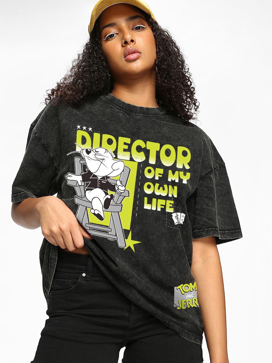Bewakoof Official Tom & Jerry Merchandise Women's Graphic Printed Oversized Acid Wash T-Shirt, Black
Bewakoof Official Tom & Jerry Merchandise Women's Graphic Printed Oversized Acid Wash T-Shirt, Black