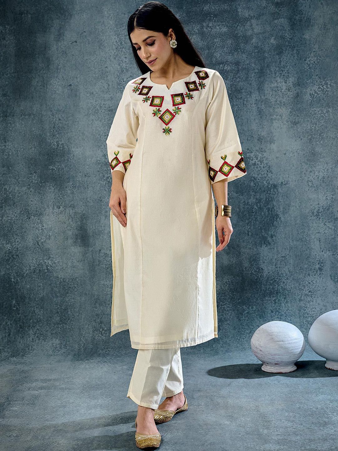 Phulkari Forever Geometric Embroidered Pure Chanderi Straight Kurta With Trousers, Cream
Phulkari Forever Geometric Embroidered Pure Chanderi Straight Kurta With Trousers, Cream