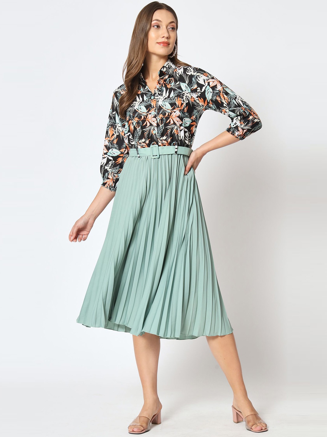 ZWERLON Floral Print Fit And Flare Accordion Pleated Shirt Collar Belted Midi Dress, Black
ZWERLON Floral Print Fit And Flare Accordion Pleated Shirt Collar Belted Midi Dress, Black