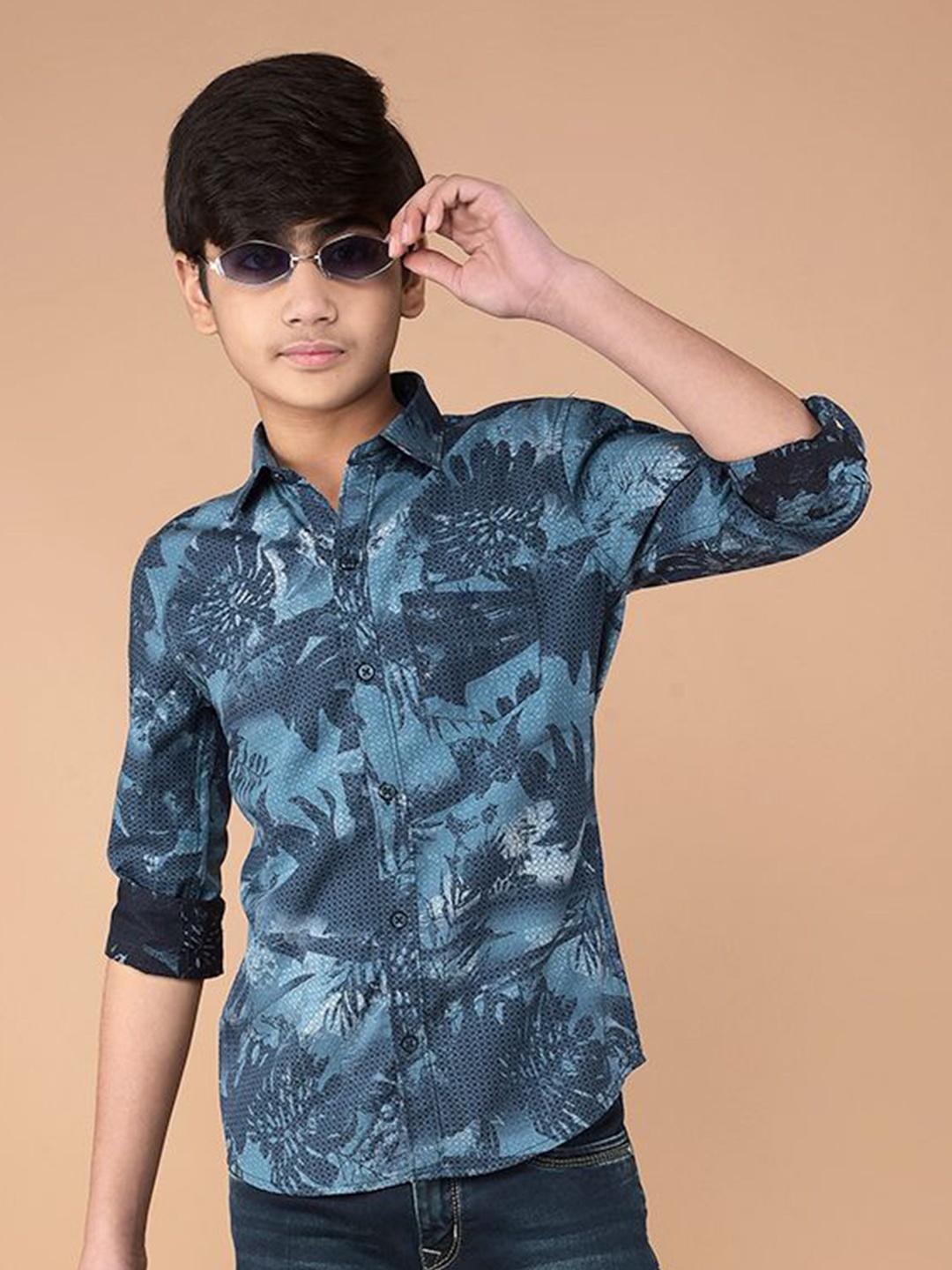 Crimsoune Club Boys Classic Fit Spread Collar Floral Printed Cotton Casual Shirt, Blue
Crimsoune Club Boys Classic Fit Spread Collar Floral Printed Cotton Casual Shirt, Blue