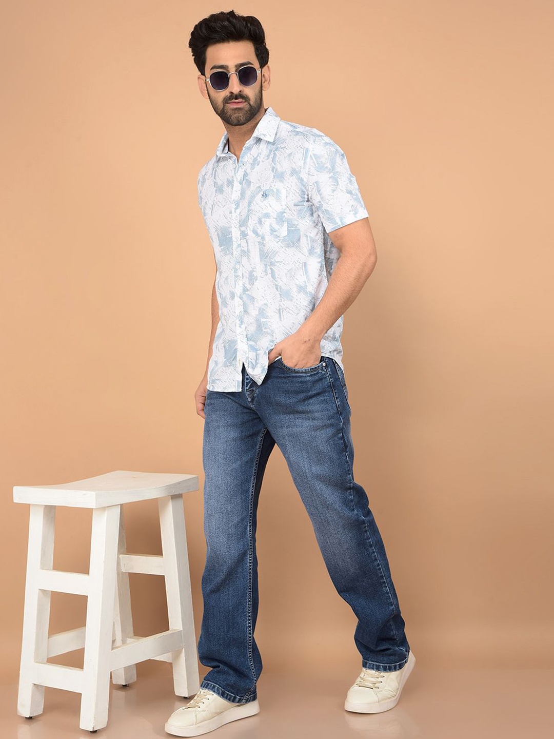 Crimsoune Club Men Classic Slim Fit Spread Collar Abstract Printed Cotton Casual Shirt, White
Crimsoune Club Men Classic Slim Fit Spread Collar Abstract Printed Cotton Casual Shirt, White