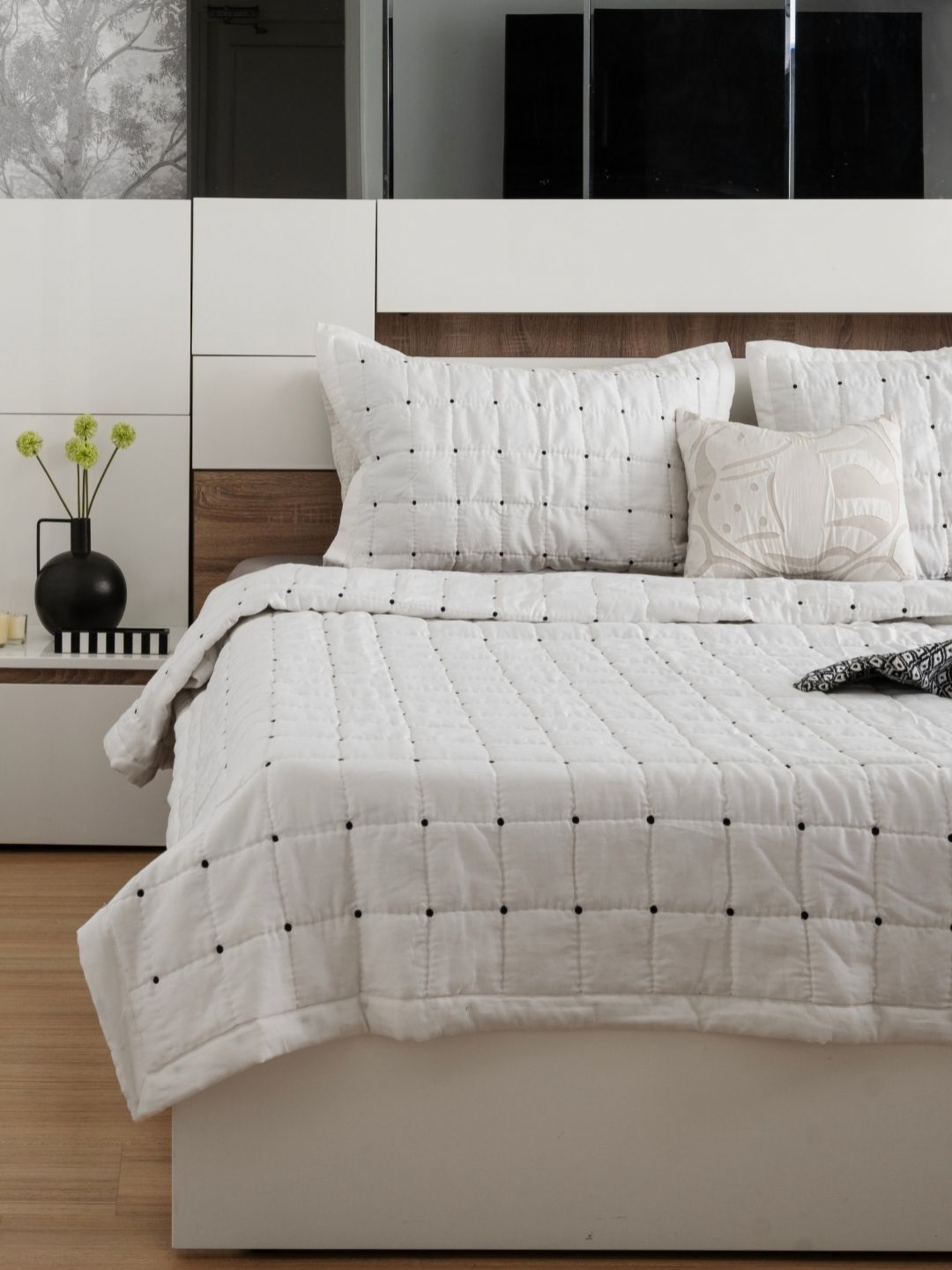 Rya Living Monochrome Quilted White Printed Cotton King Size Bed Cover With Pillow Covers
Rya Living Monochrome Quilted White Printed Cotton King Size Bed Cover With Pillow Covers
