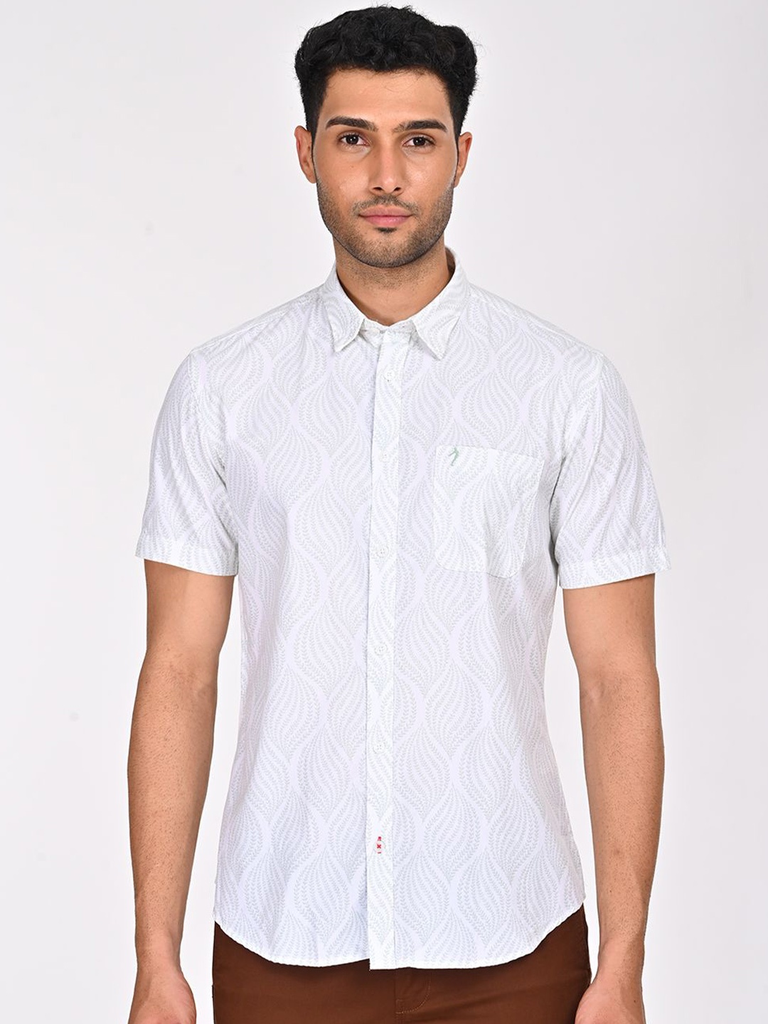 Indian Terrain Men Classic Fit Spread Collar Abstract Printed Cotton Casual Shirt, White
Indian Terrain Men Classic Fit Spread Collar Abstract Printed Cotton Casual Shirt, White