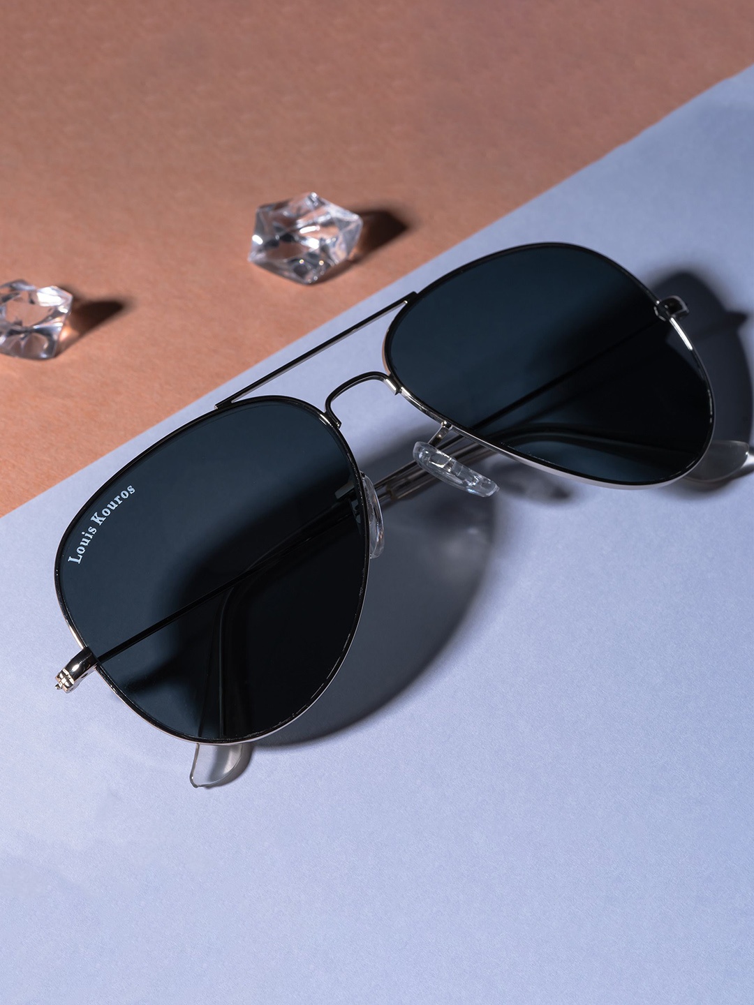 LOUIS KOUROS Unisex Aviator Sunglasses with UV Protected Lens SUN-LK-3026-BLK1SIL-M, Black
LOUIS KOUROS Unisex Aviator Sunglasses with UV Protected Lens SUN-LK-3026-BLK1SIL-M, Black