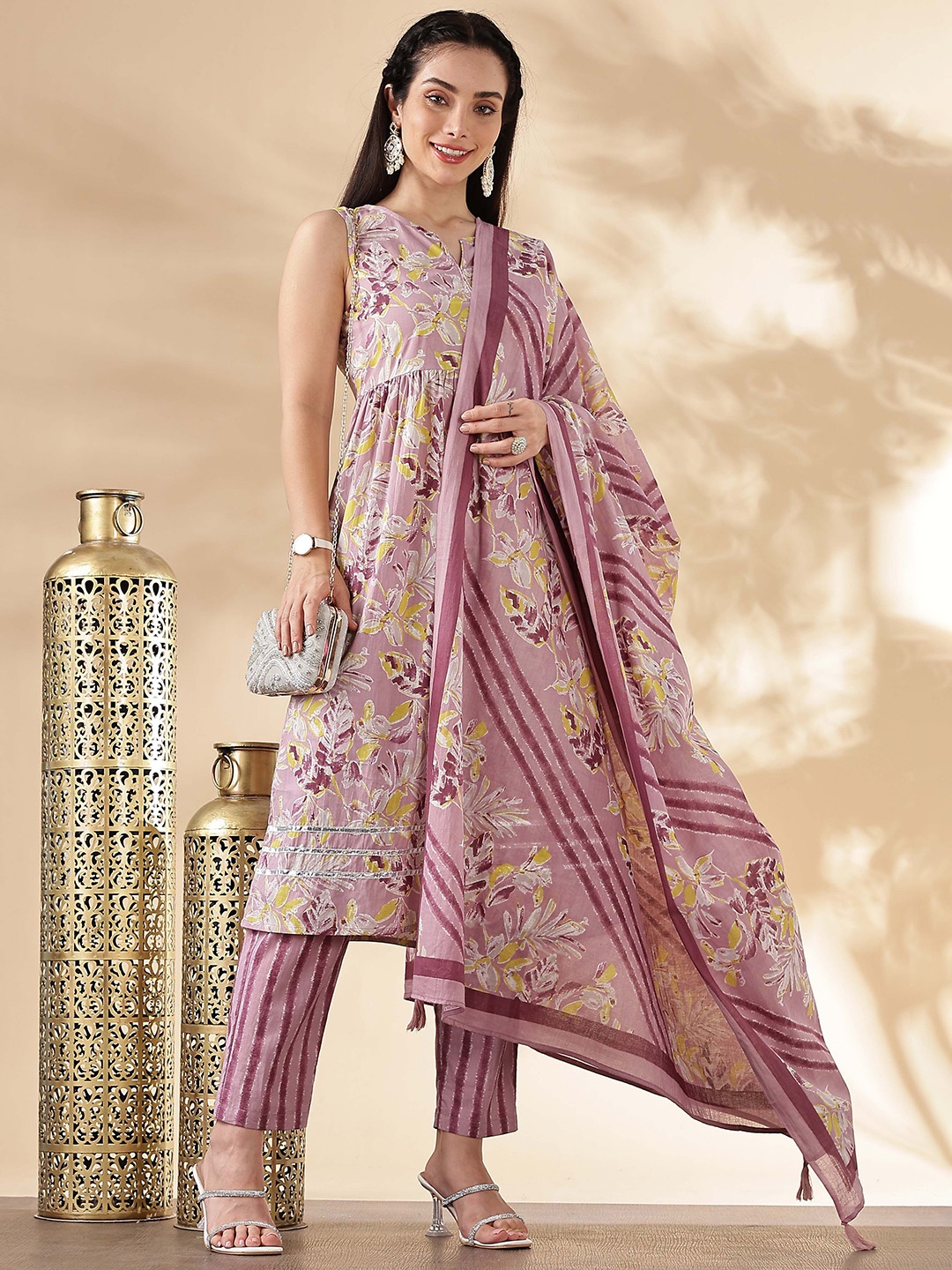 Anouk Pink Floral Printed Gotta Patti Pure Cotton Notch-Neck Kurta With Trousers & Dupatta
Anouk Pink Floral Printed Gotta Patti Pure Cotton Notch-Neck Kurta With Trousers & Dupatta