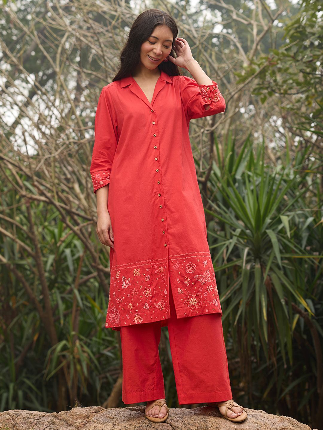 OKHAI Women Floral Embroidered Regular Thread Work Pure Cotton Kurta with Trouser, Red
OKHAI Women Floral Embroidered Regular Thread Work Pure Cotton Kurta with Trouser, Red