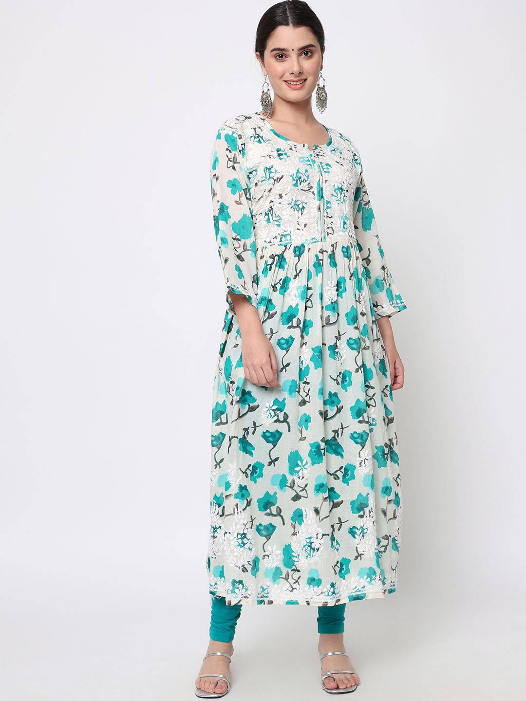 PARAMOUNT CHIKAN Floral Embroidered Lucknowi Chikankari Notch Neck A-Line Kurta, Green
PARAMOUNT CHIKAN Floral Embroidered Lucknowi Chikankari Notch Neck A-Line Kurta, Green