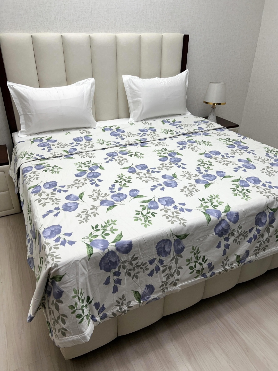 Pure Decor Comfy White Floral Printed Microfiber 354 GSM AC Room Double King Bed Comforter
Pure Decor Comfy White Floral Printed Microfiber 354 GSM AC Room Double King Bed Comforter