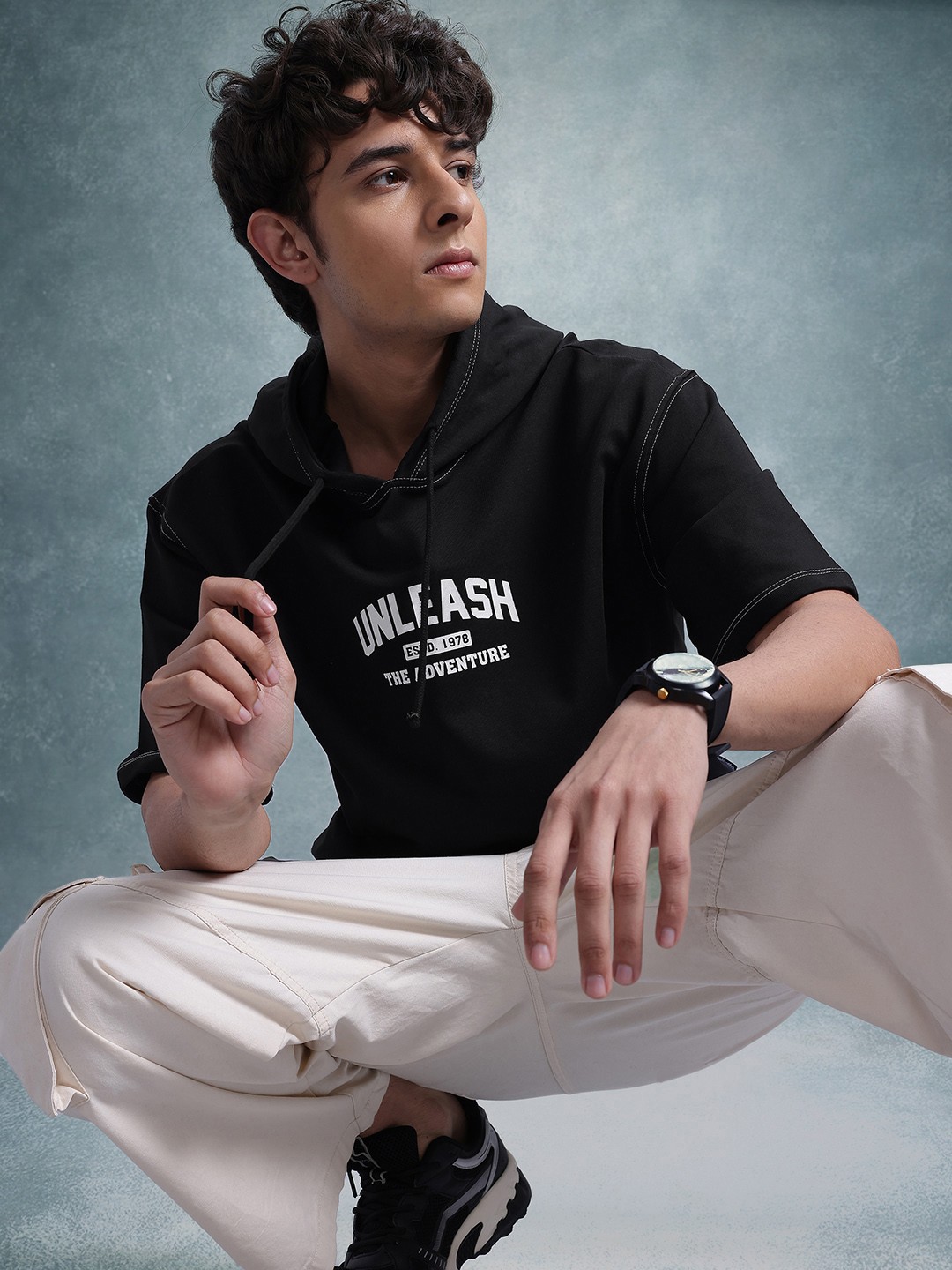 The Roadster Life Co. Printed Drop-Shoulder Sleeves Pure Cotton Relaxed Hooded T-shirt, Black
The Roadster Life Co. Printed Drop-Shoulder Sleeves Pure Cotton Relaxed Hooded T-shirt, Black