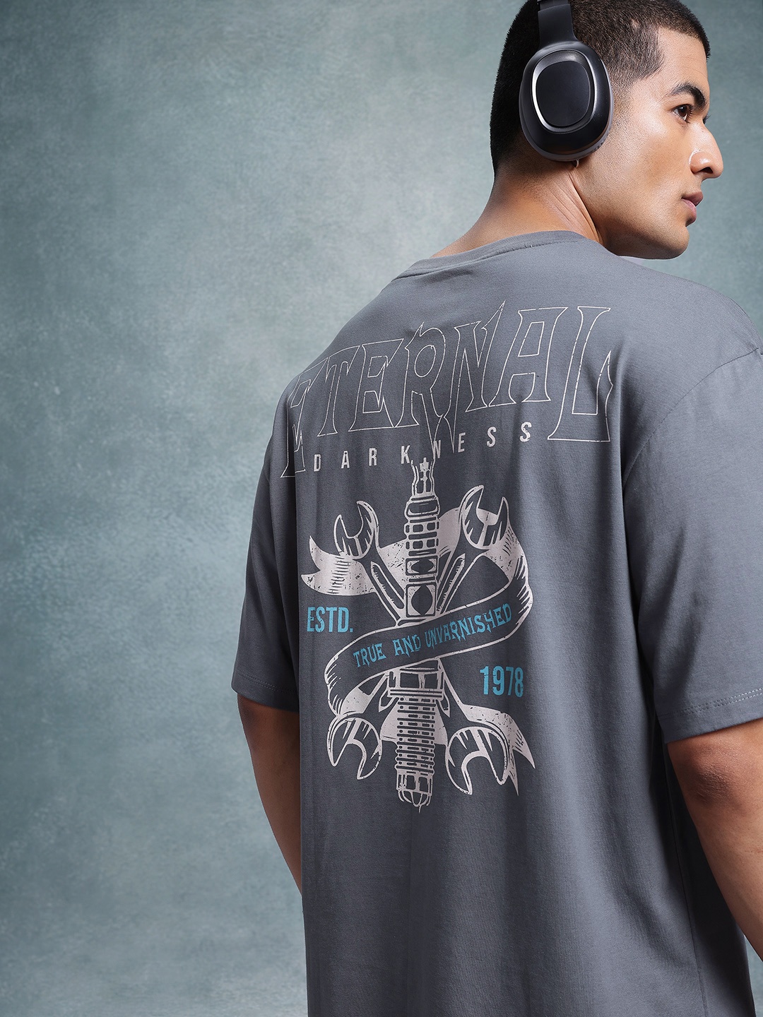 The Roadster Life Co. Printed Drop-Shoulder Sleeves Pure Cotton Relaxed T-shirt, Grey
The Roadster Life Co. Printed Drop-Shoulder Sleeves Pure Cotton Relaxed T-shirt, Grey