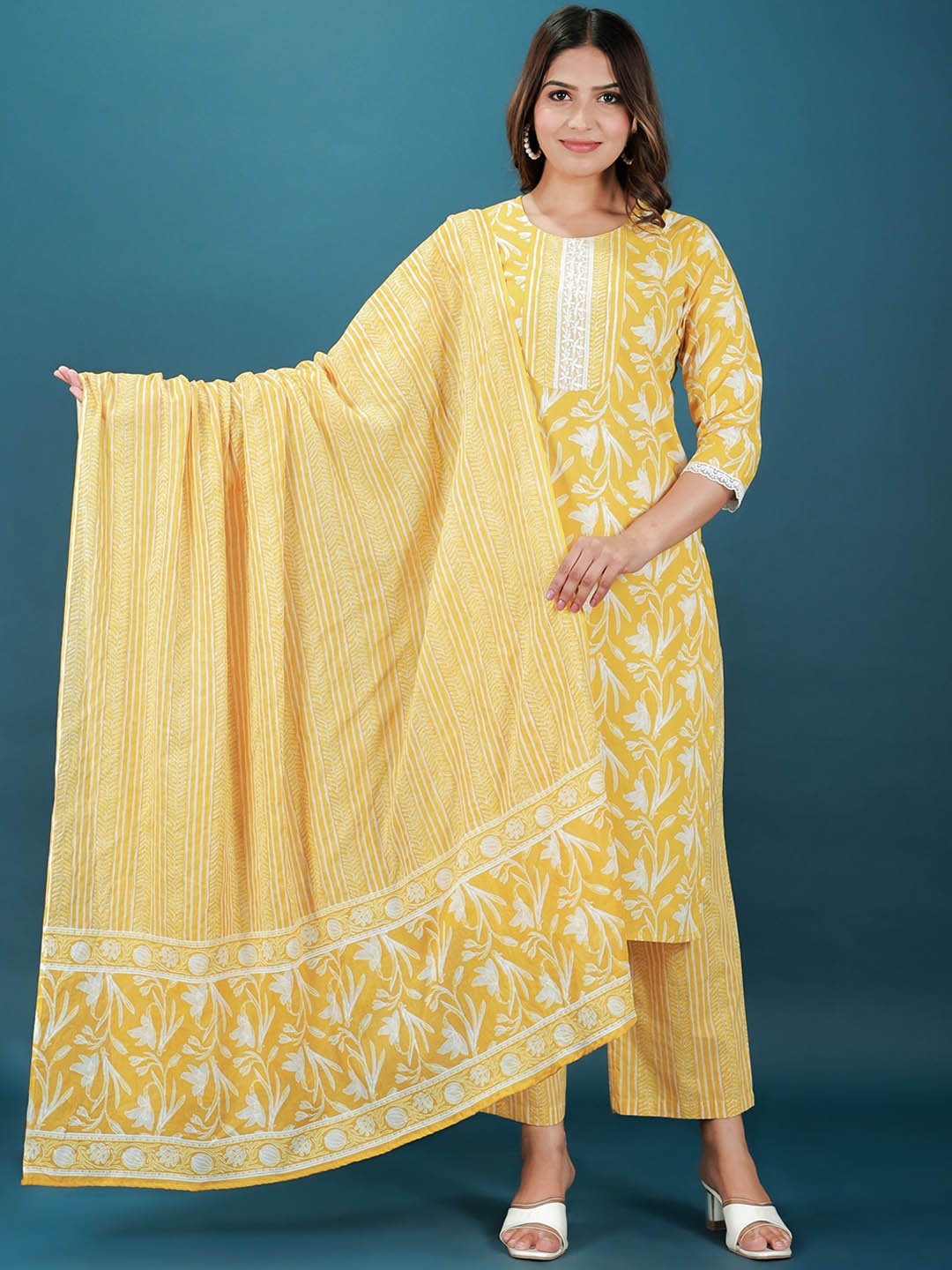 Aramya Floral Printed Round Neck Straight Pure Cotton Kurta With Trousers And Dupatta, Yellow
Aramya Floral Printed Round Neck Straight Pure Cotton Kurta With Trousers And Dupatta, Yellow