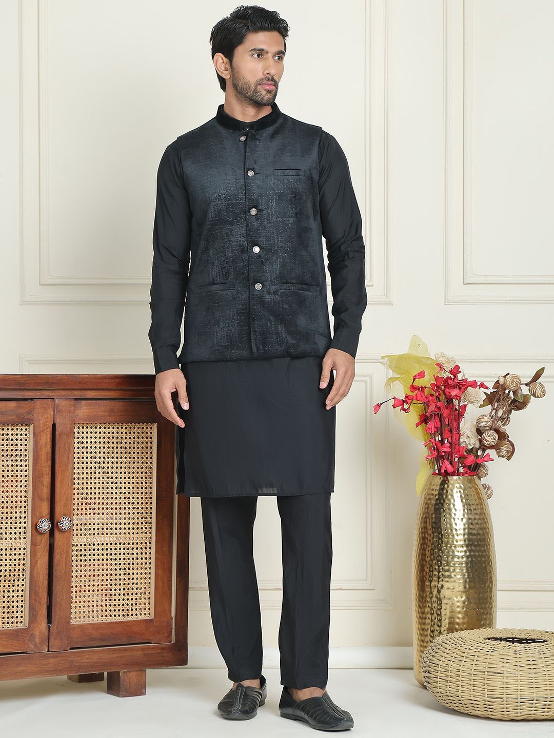 Anouk Black Woven Design Band Collar Straight Kurta With Pyjamas & Velvet Nehru Jacket
Anouk Black Woven Design Band Collar Straight Kurta With Pyjamas & Velvet Nehru Jacket
