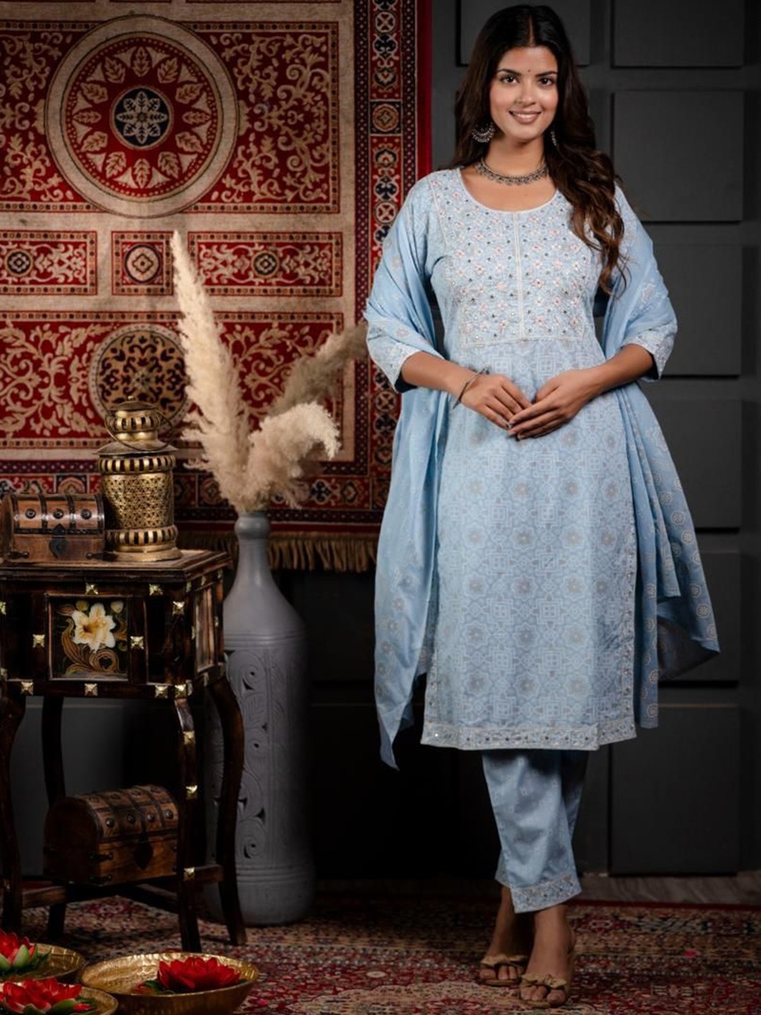 Gauric creation Floral Printed Embroidered Thread Work Kurta With Trousers And Dupatta, Blue
Gauric creation Floral Printed Embroidered Thread Work Kurta With Trousers And Dupatta, Blue