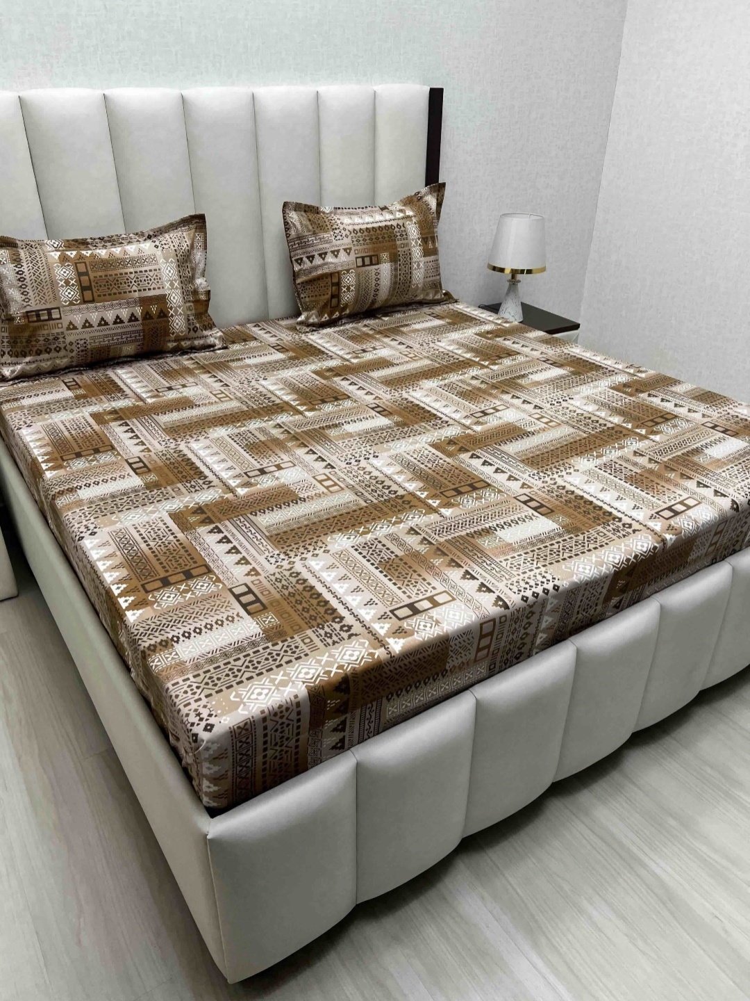Pure Decor Brown Geometric Printed 380TC Pure Cotton King Bedsheet Set 2.74 m x 2.74 m
Pure Decor Brown Geometric Printed 380TC Pure Cotton King Bedsheet Set 2.74 m x 2.74 m