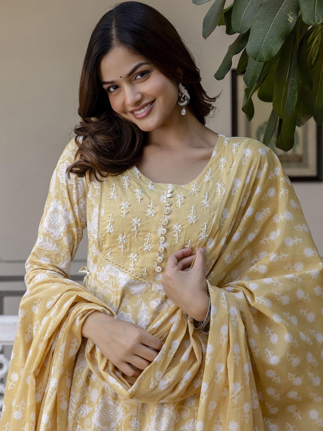 Anouk Floral Printed Yoke Design Beads & Stones Pure Cotton Kurta With Trousers & Dupatta, Yellow
Anouk Floral Printed Yoke Design Beads & Stones Pure Cotton Kurta With Trousers & Dupatta, Yellow