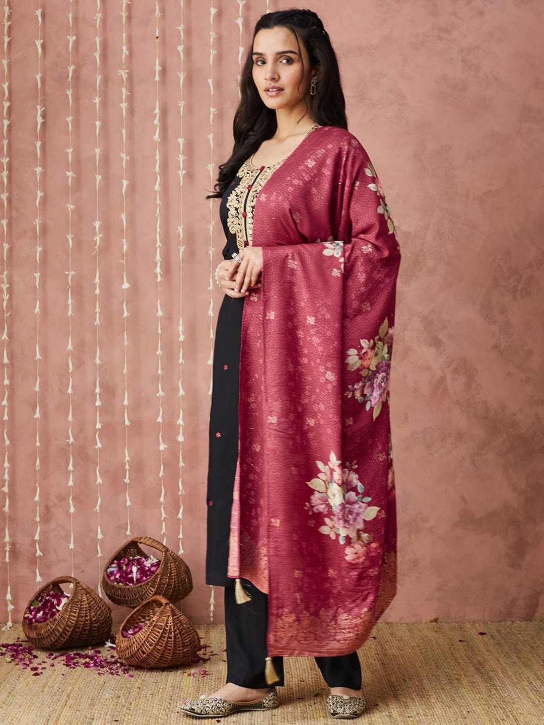 SANSKAR Floral Embroidered Round Neck Sequinned Straight Kurta With Trouser & Dupatta, Black
SANSKAR Floral Embroidered Round Neck Sequinned Straight Kurta With Trouser & Dupatta, Black