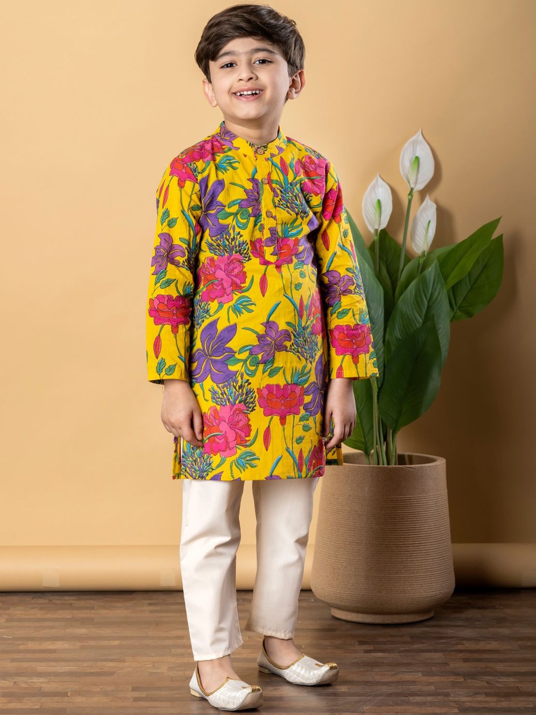 Readiprint Boys Floral Printed Band Collar Pure Cotton Straight Kurta & Pyjamas, Yellow
Readiprint Boys Floral Printed Band Collar Pure Cotton Straight Kurta & Pyjamas, Yellow