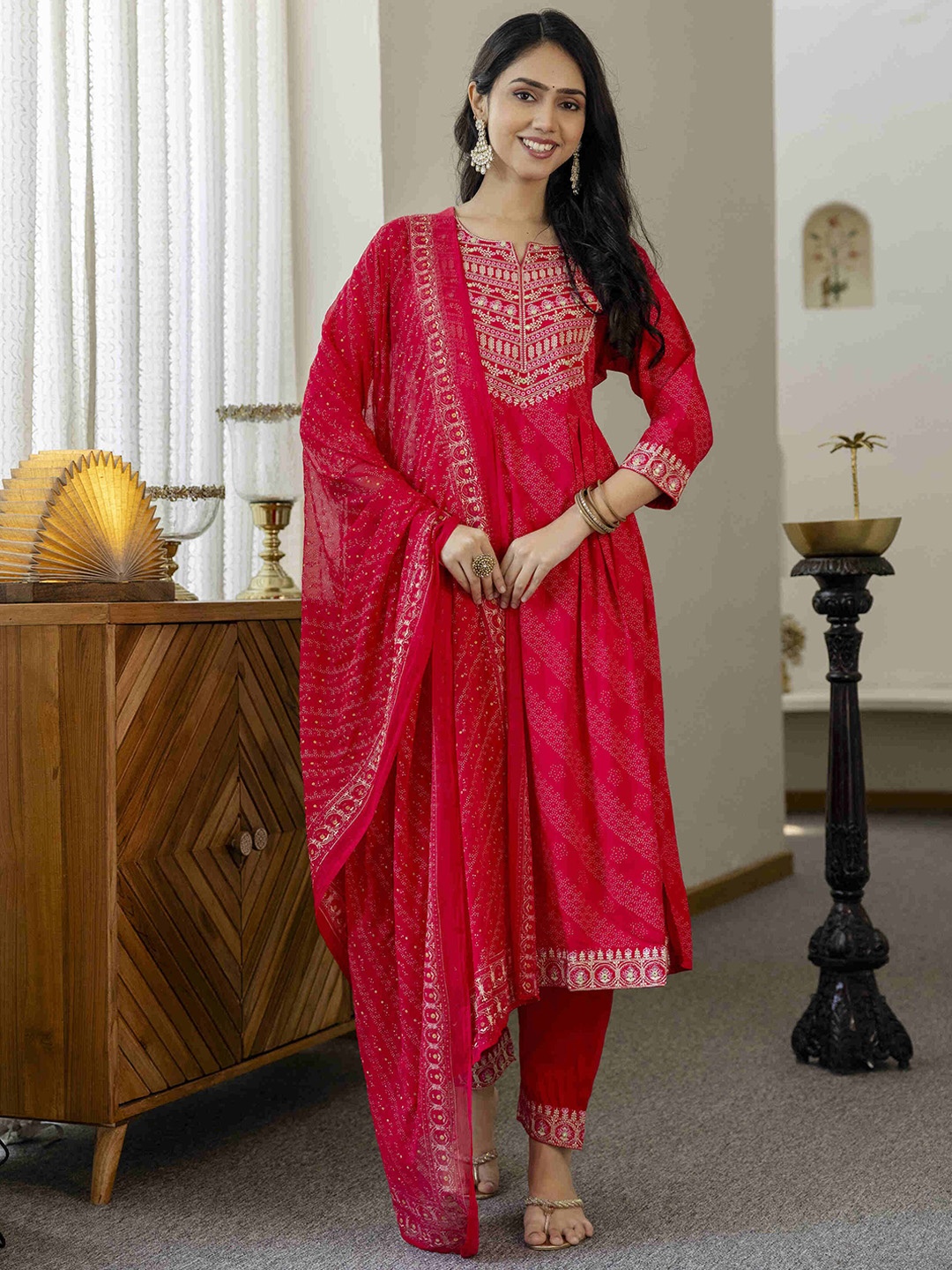 Gauric creation Floral Printed Embroidered Sequinned Kurta With Trousers And Dupatta, Pink
Gauric creation Floral Printed Embroidered Sequinned Kurta With Trousers And Dupatta, Pink