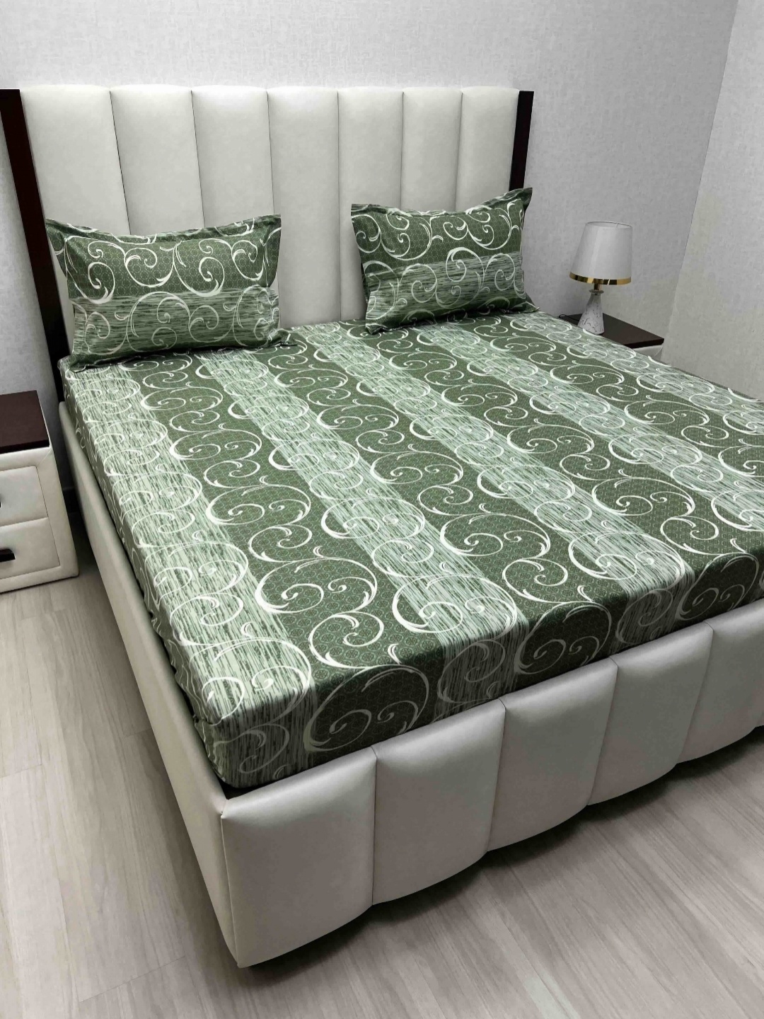 Pure Decor Velar Fur Sib Green Printed 300 TC Pure Cotton King Bedsheet Set 2.74m X 2.74m
Pure Decor Velar Fur Sib Green Printed 300 TC Pure Cotton King Bedsheet Set 2.74m X 2.74m